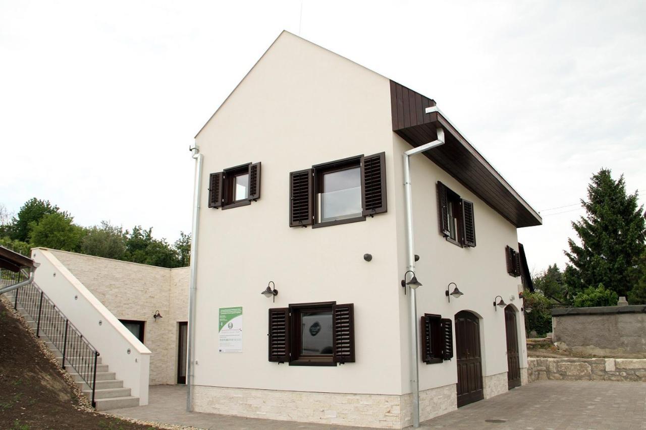 Rokusfalvy Birtok Vendeghaz Etyek Exterior photo